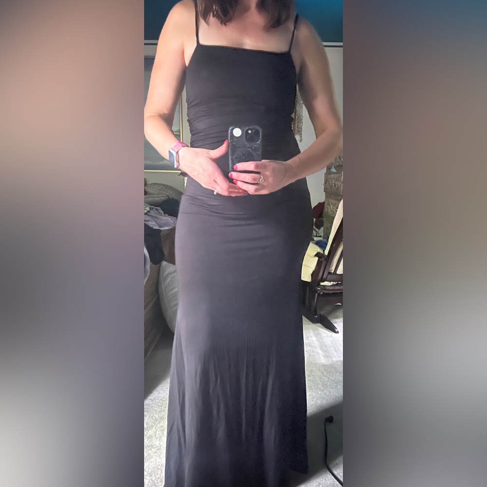 Like new maxi Reformation black dress with rouching Medium